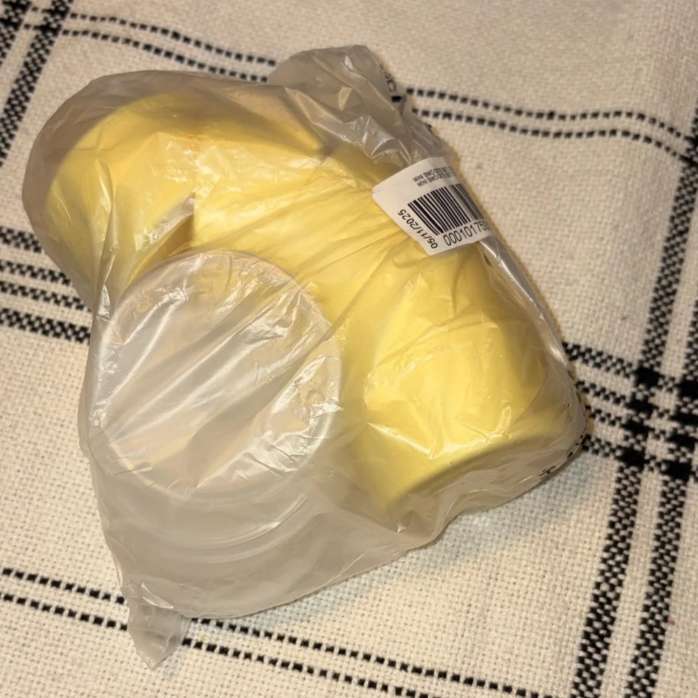 NEW Tupperware Set of 5 Yellow Smidgets Containers